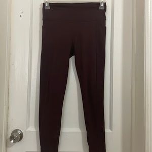 Victoria secret work out pants has two pockets for phones.